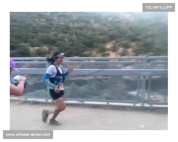 西部100终点线前付召与Eszter Csillag热情相拥瞬间定格永恒荣耀 西部100终点线前付召与Eszter Csillag热情相拥瞬间定格永恒荣耀